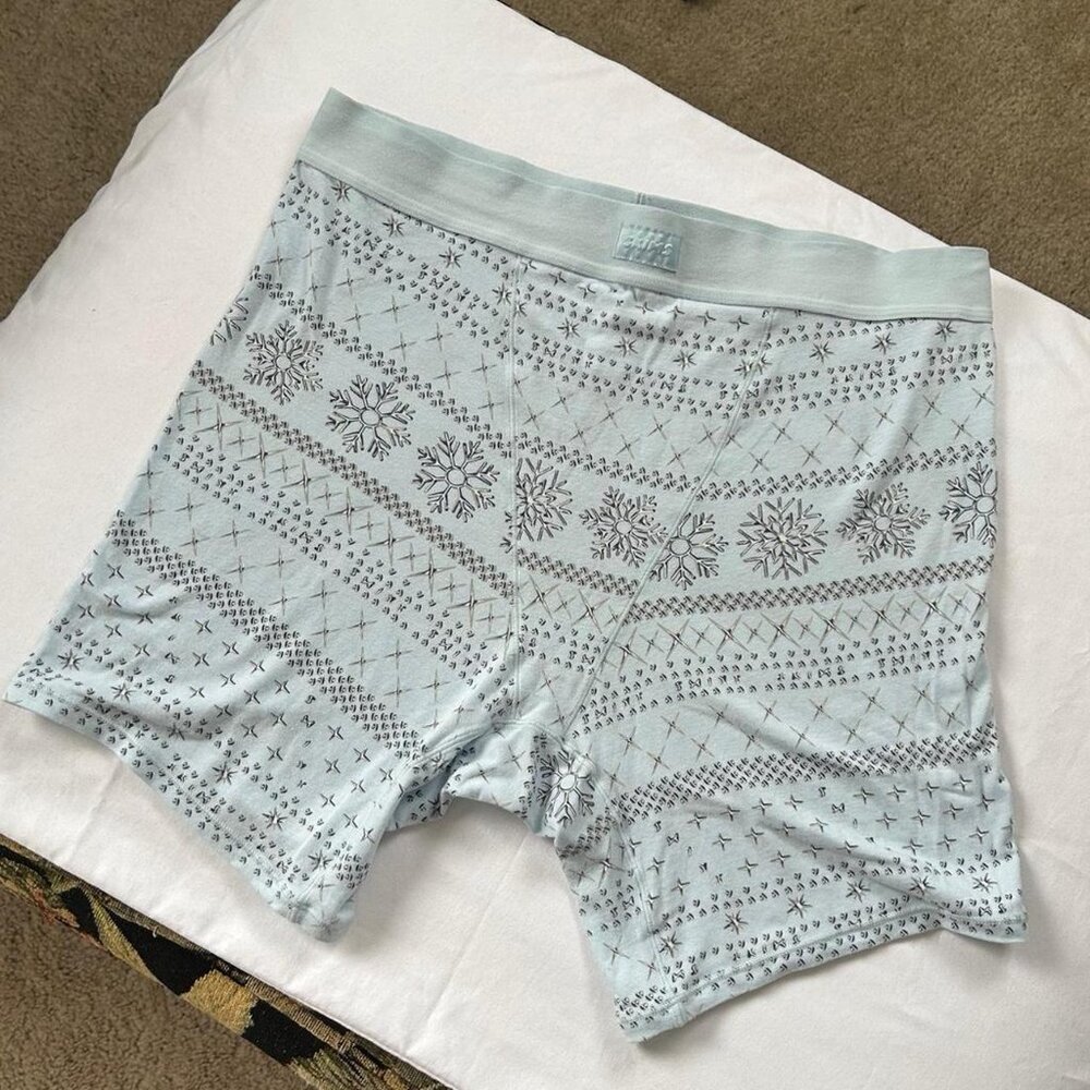 4/$20 DEAL -- SKIMS winter collection holiday print snowflake print boy short